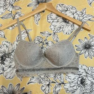 Victoria’s Secret lightly lined bra size 32C